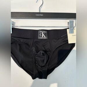 Calvin Klein Men's low hip briefs new micro fiber black smooth silky